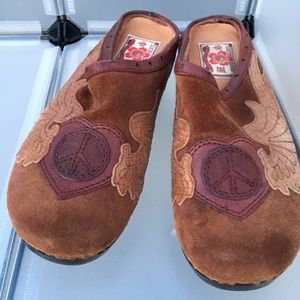 Lucky brand clogs